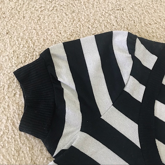 🆕🔥CHARLOTTE RUSSE REALLY CUTE FITTED BLACK&SILVER& SHORT SLEEVE SHIRT NWOT - Picture 2 of 6